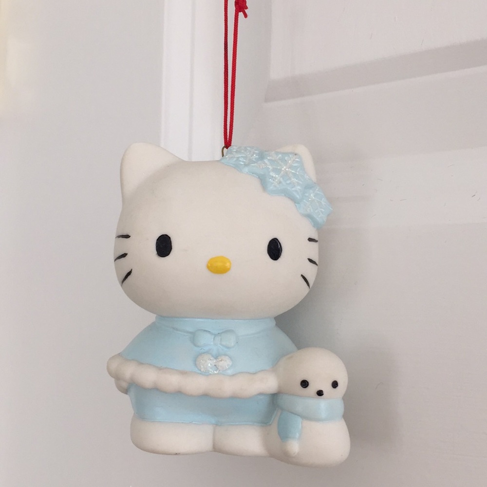 Sanrio Hello Kitty ornament and wallet